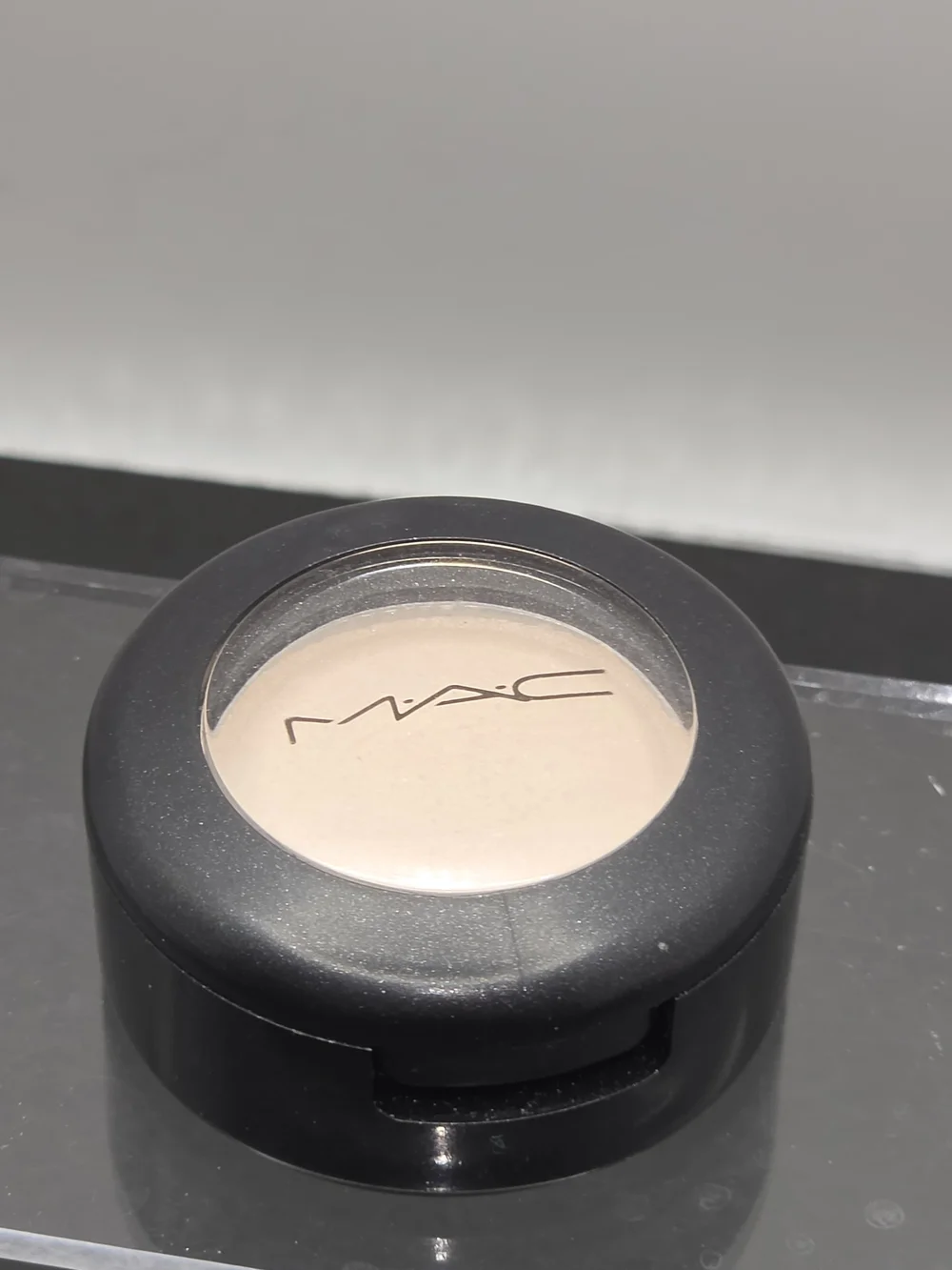 DISCONTINUED MAC EYESHADOW- 